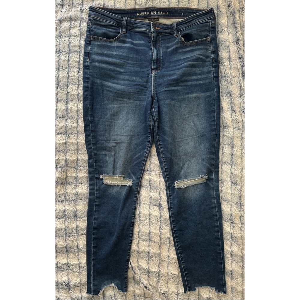 American Eagle Super Hi Rise Jegging w/ Chewed Hem Size 16